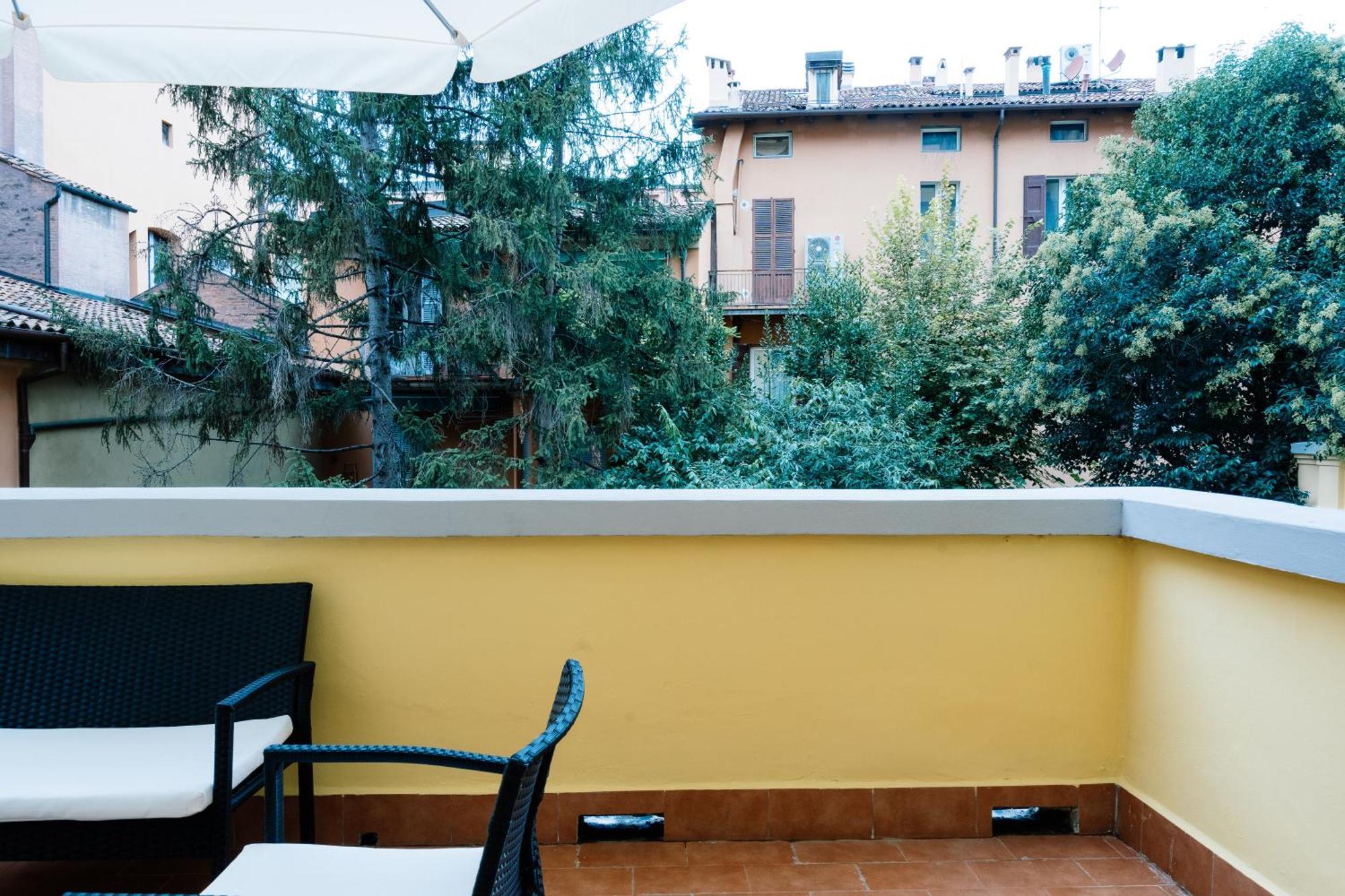 Indipendenza Mansion City Centre Болонья Экстерьер фото